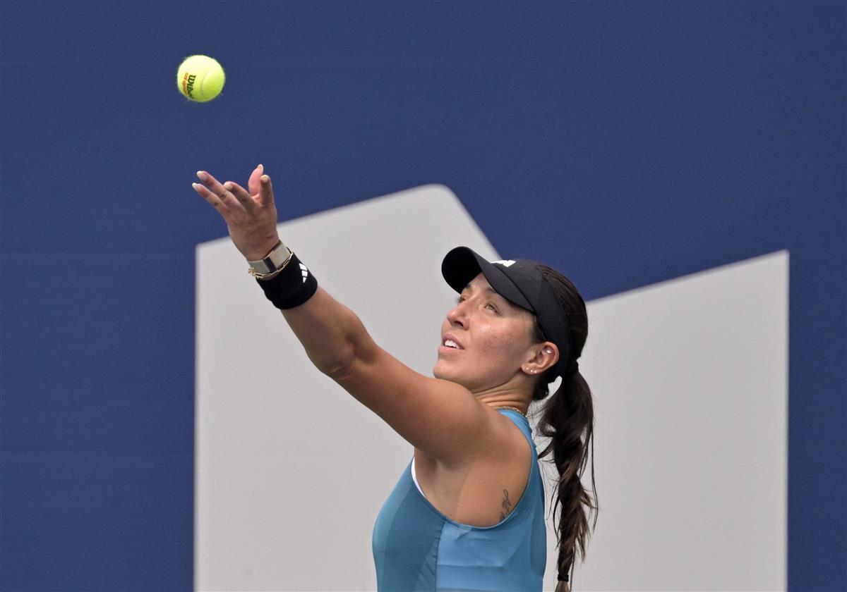 紧紧咬住比 紧紧咬住比